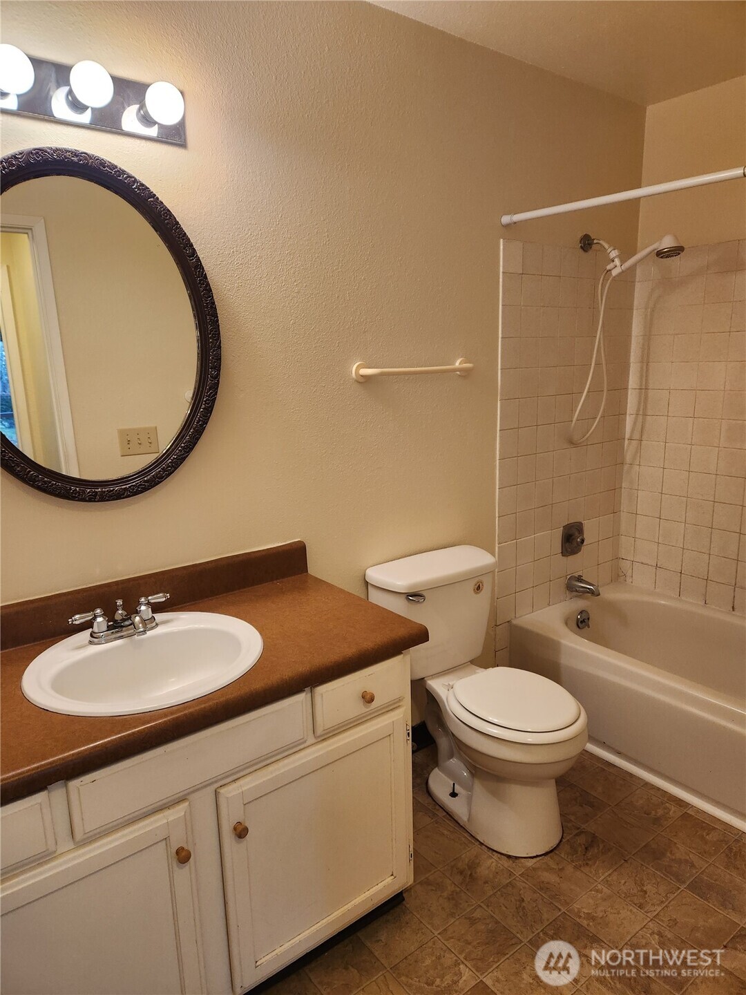 1936 Lincoln Avenue 202 Property Photo 13