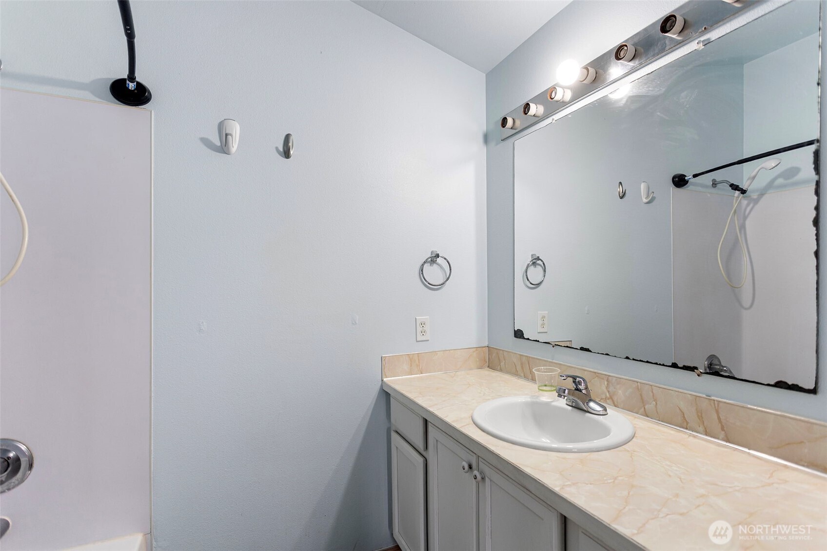 12230 2nd Avenue Property Photo 12