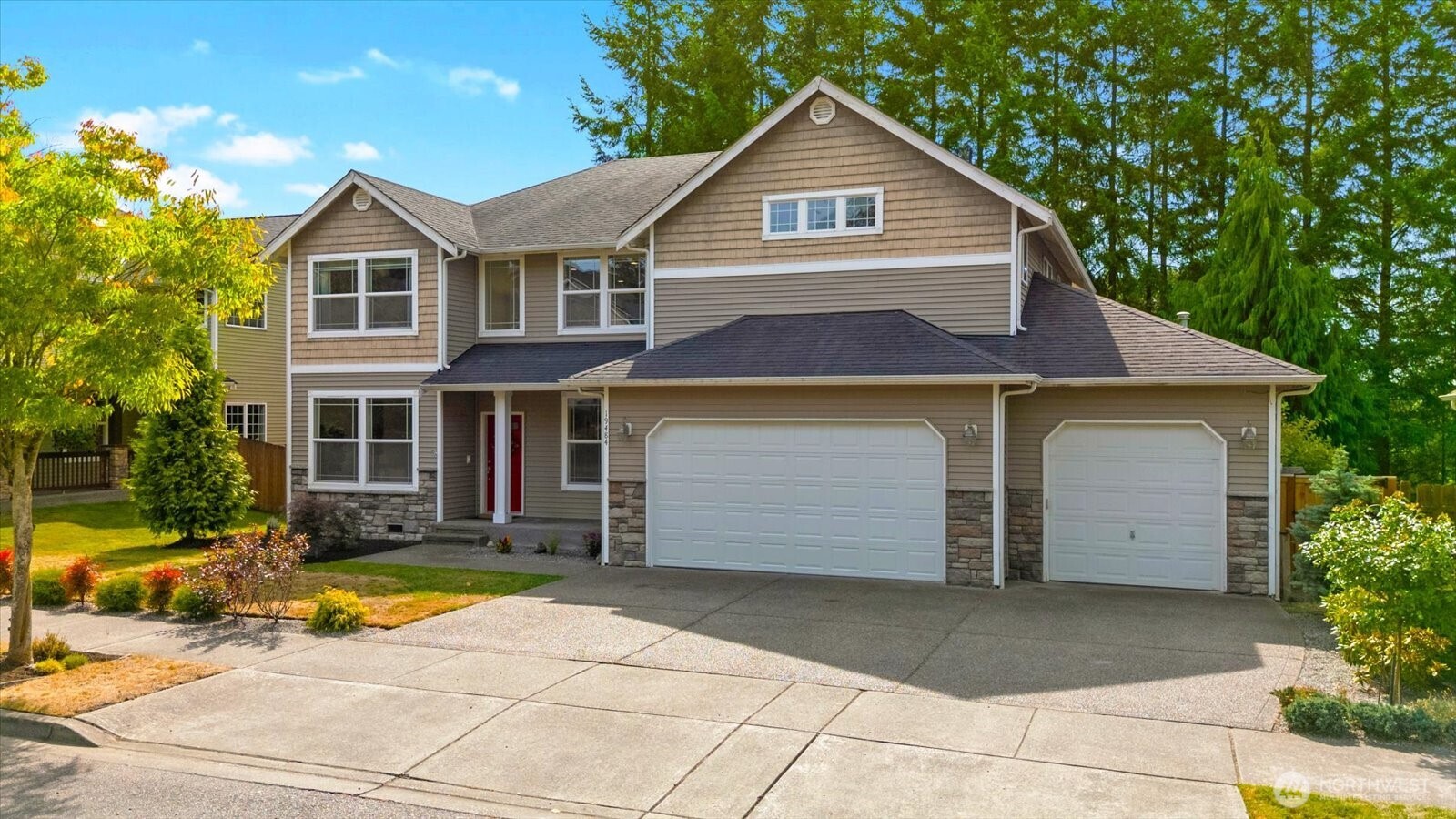 19484 Rainier View Road Property Photo 4