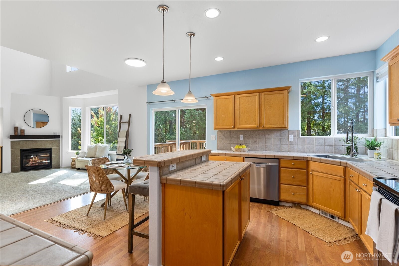 19484 Rainier View Road Property Photo 16