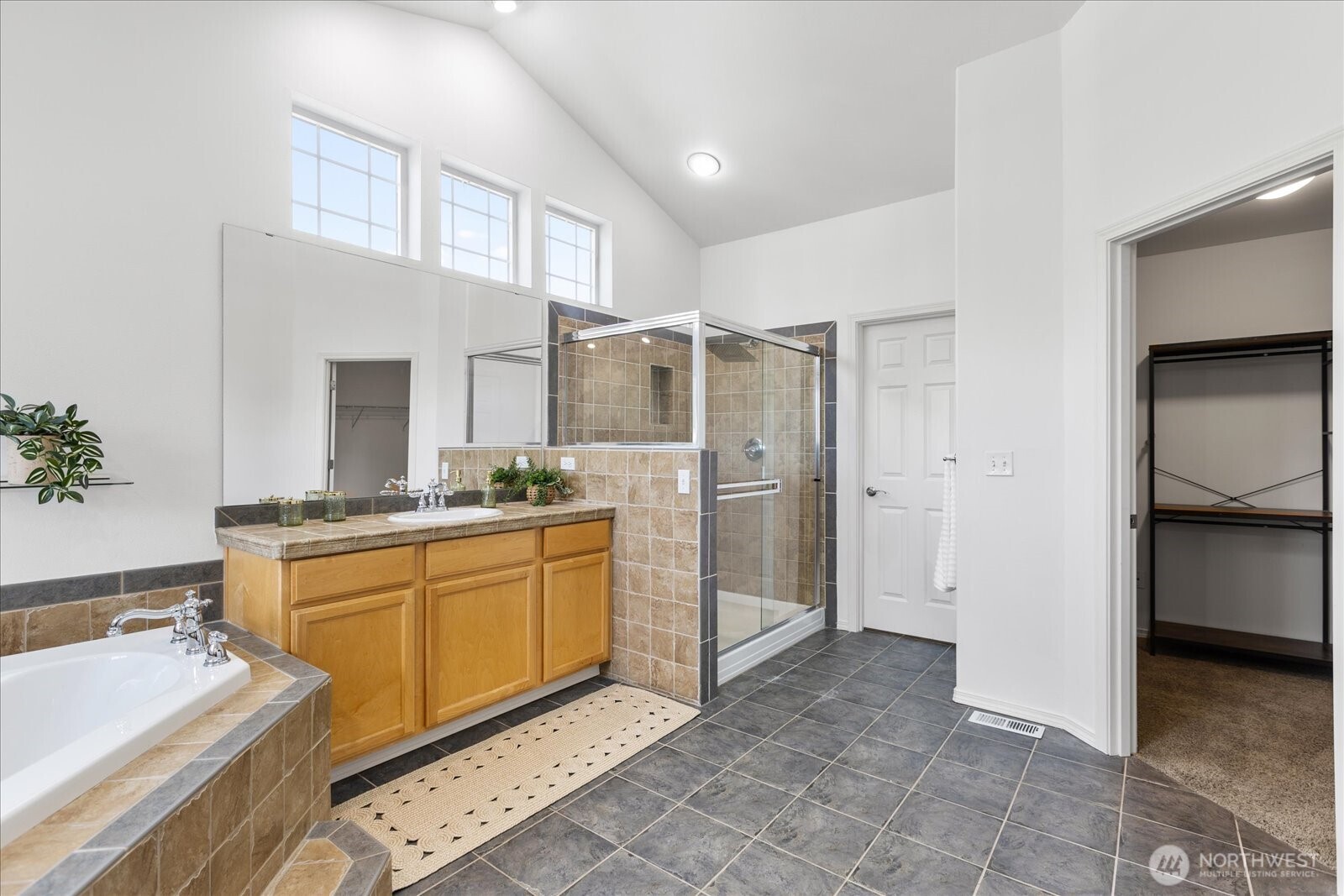 19484 Rainier View Road Property Photo 27