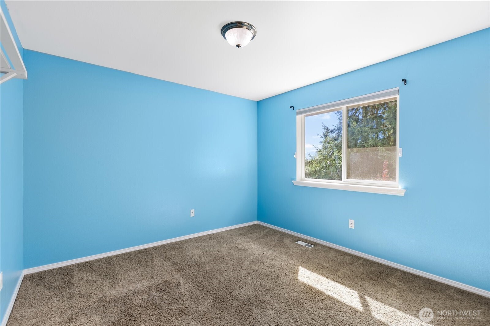 19484 Rainier View Road Property Photo 29
