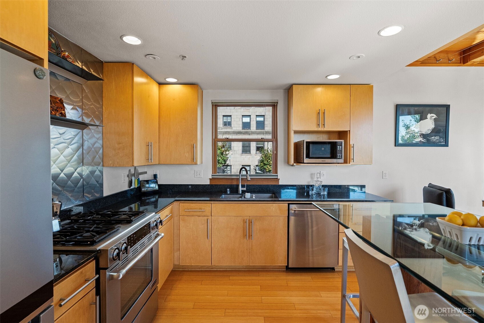 602 S Baker Street Property Photo 17