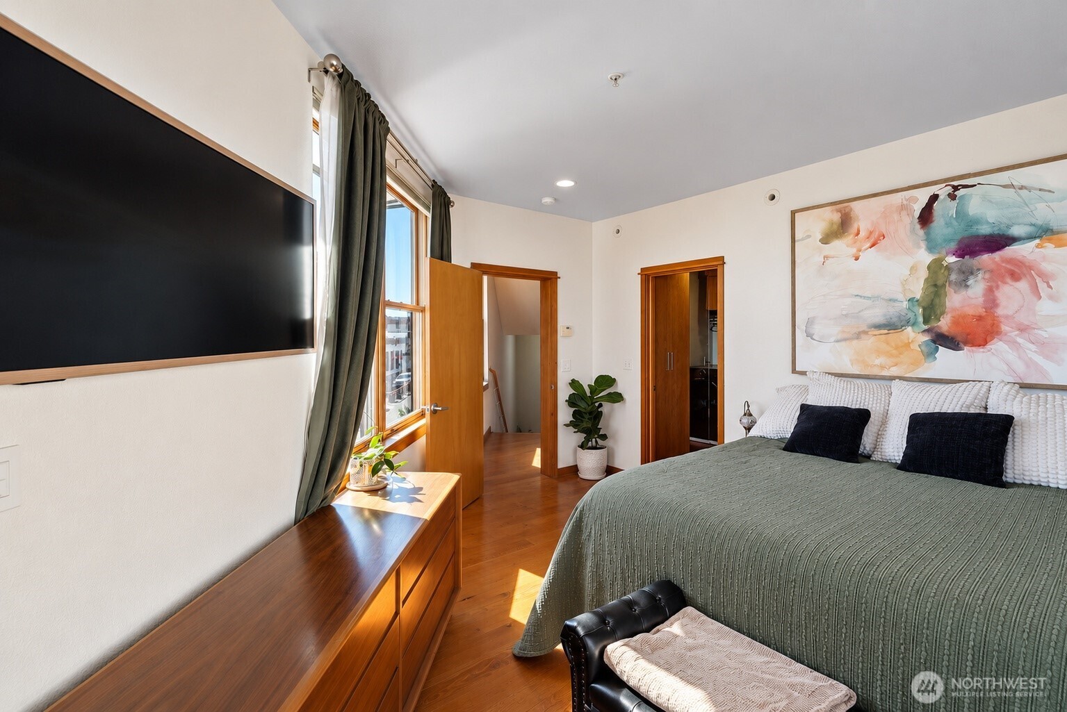 602 S Baker Street Property Photo 24