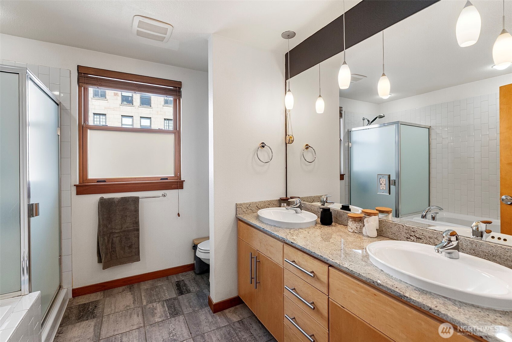 602 S Baker Street Property Photo 27