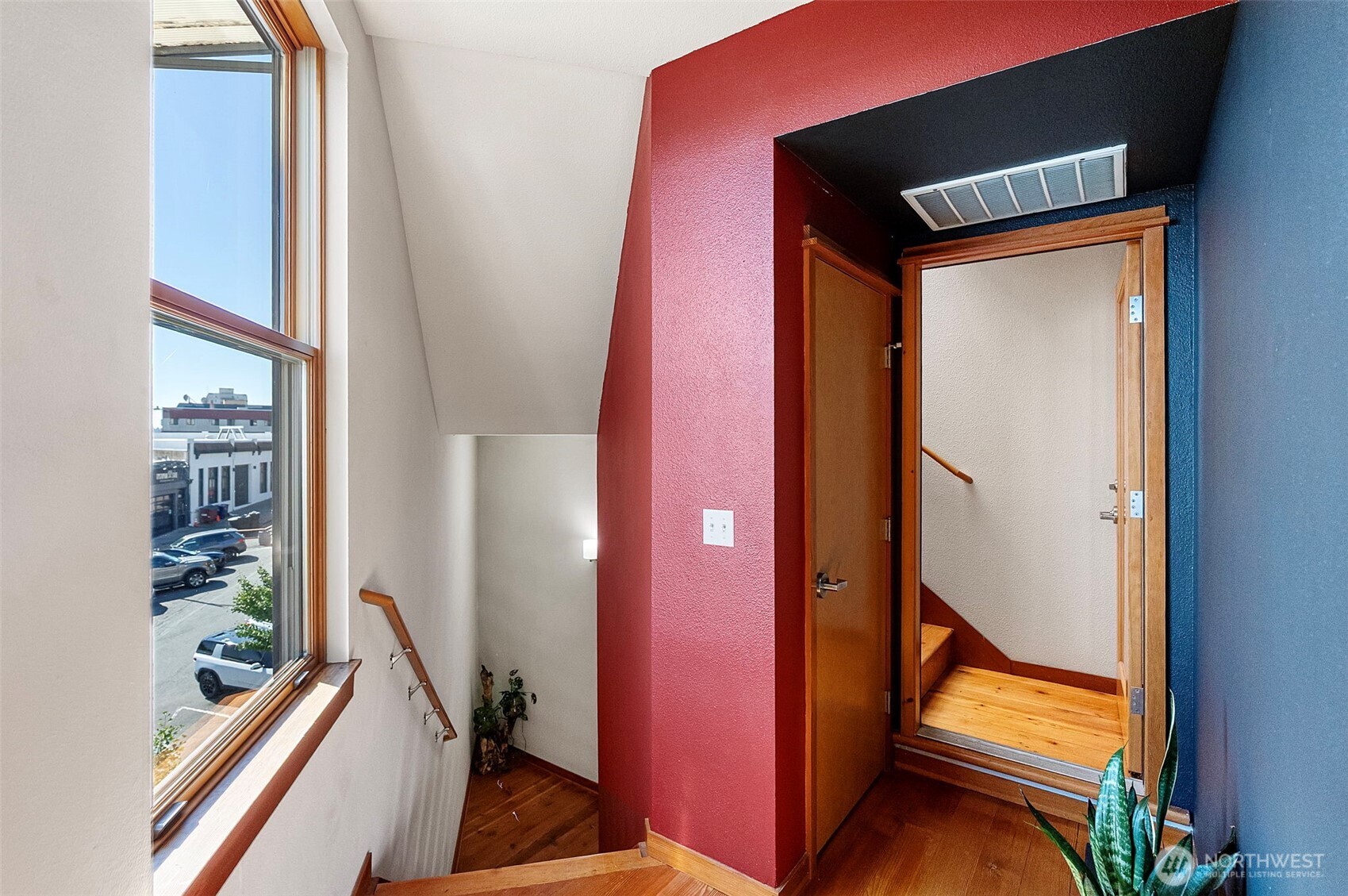 602 S Baker Street Property Photo 28