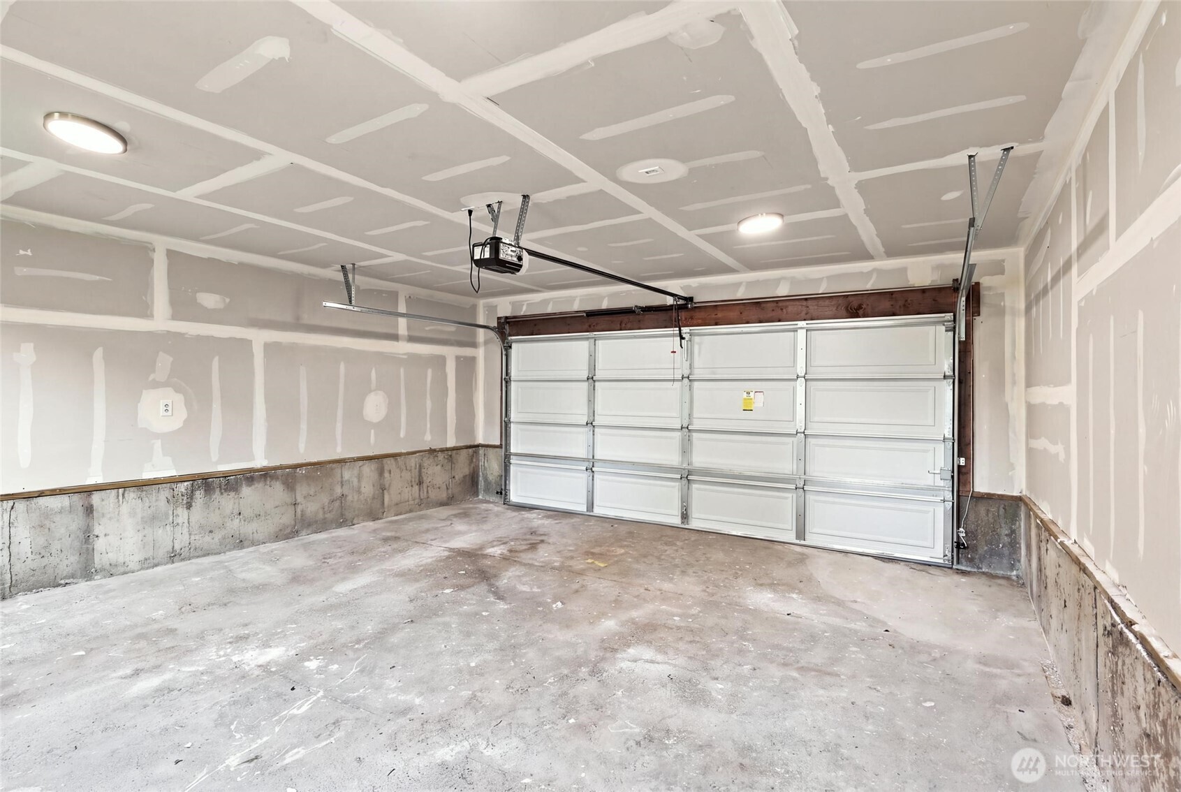 811 N L Street Property Photo 32