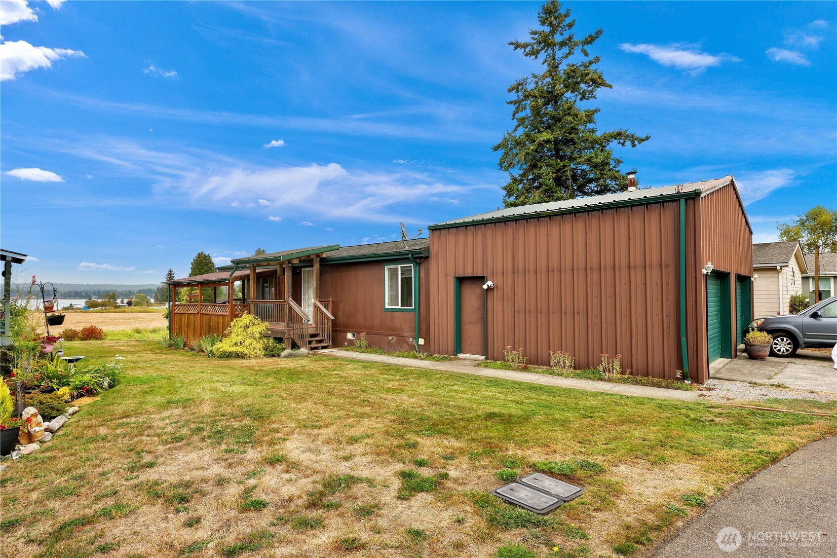 8585 Harborview Road 5 Property Photo 3