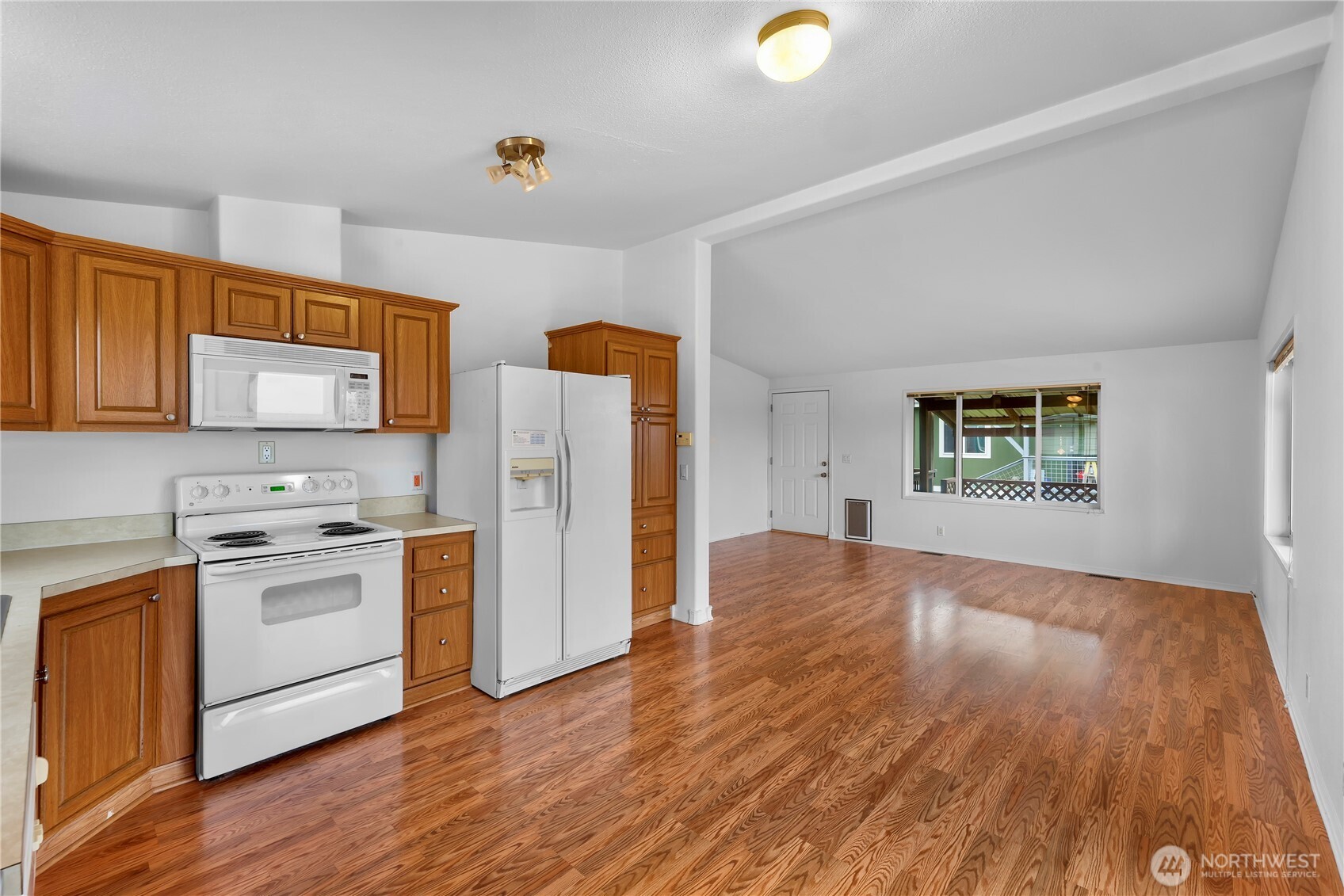 8585 Harborview Road 5 Property Photo 14