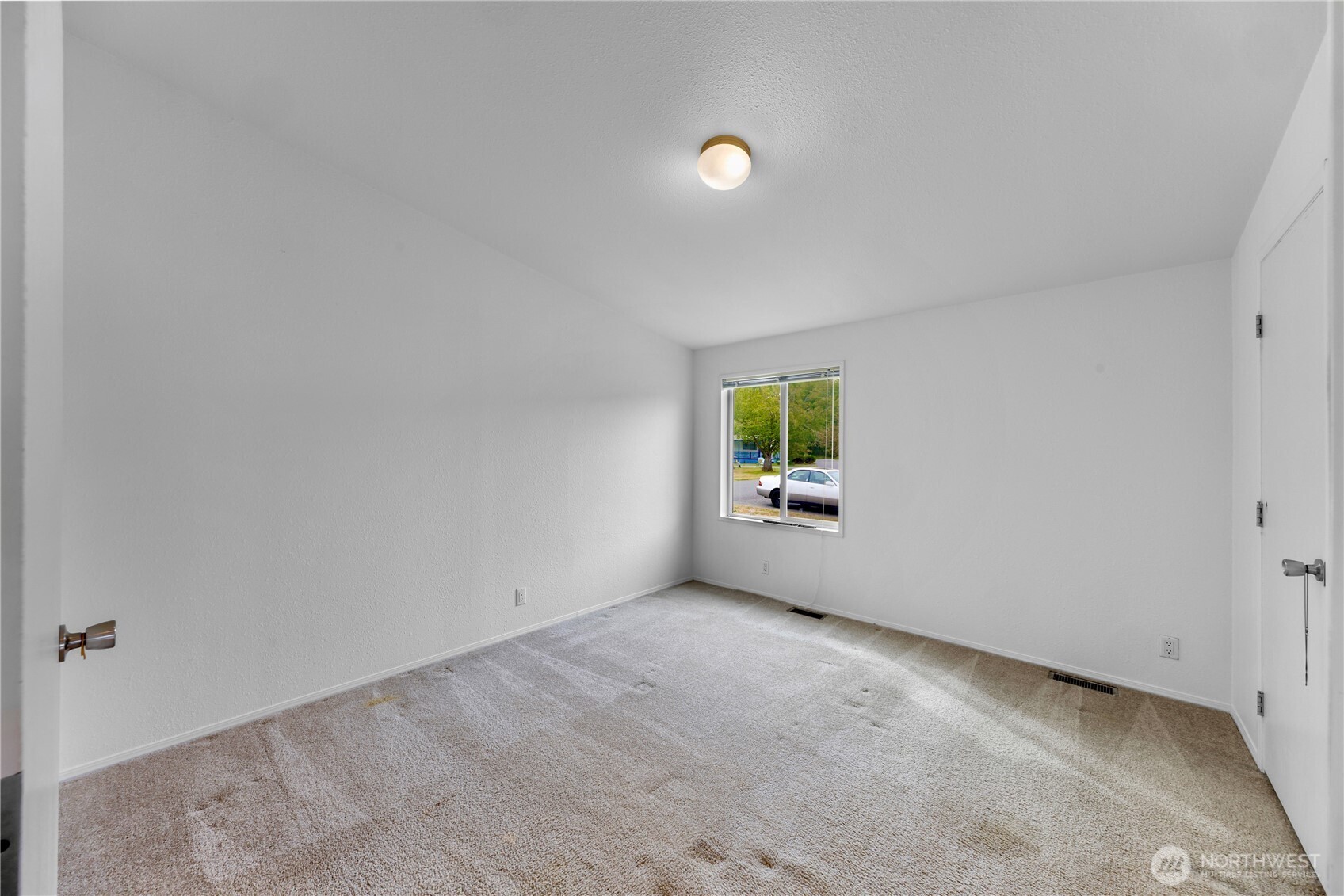 8585 Harborview Road 5 Property Photo 16