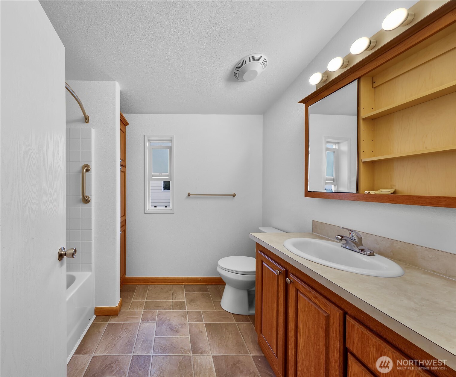 8585 Harborview Road 5 Property Photo 18