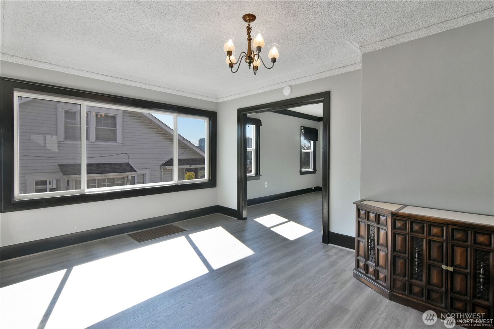 328 Ne 52nd Street Property Photo 8