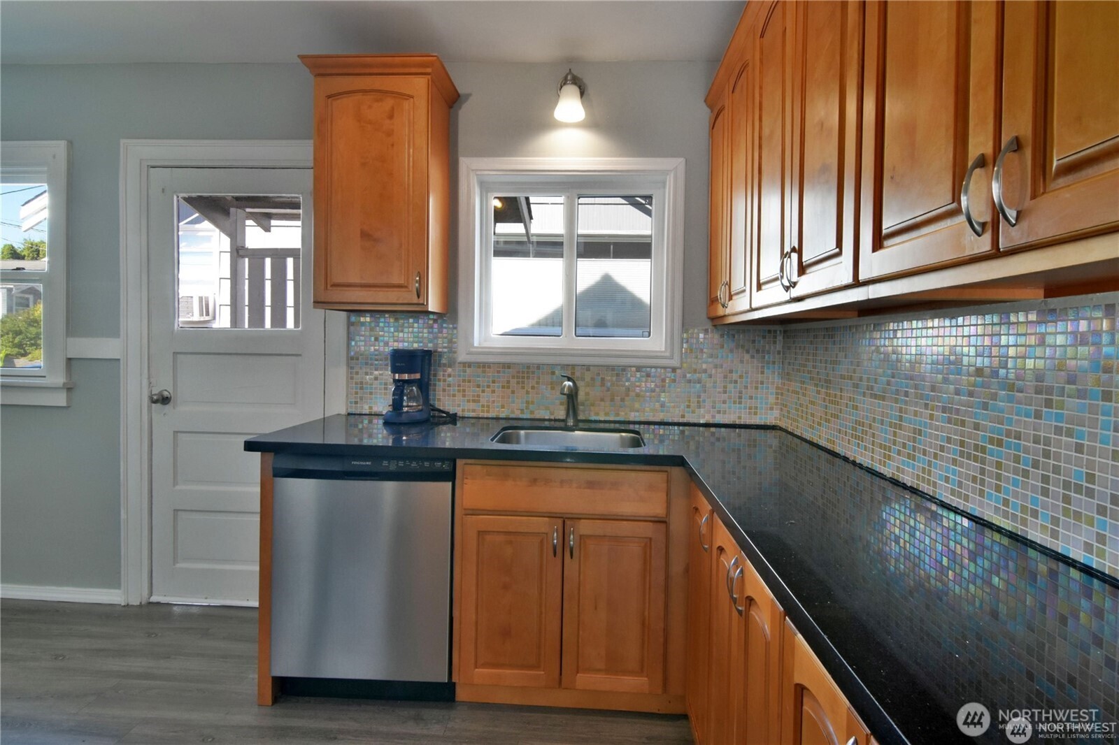 328 Ne 52nd Street Property Photo 11