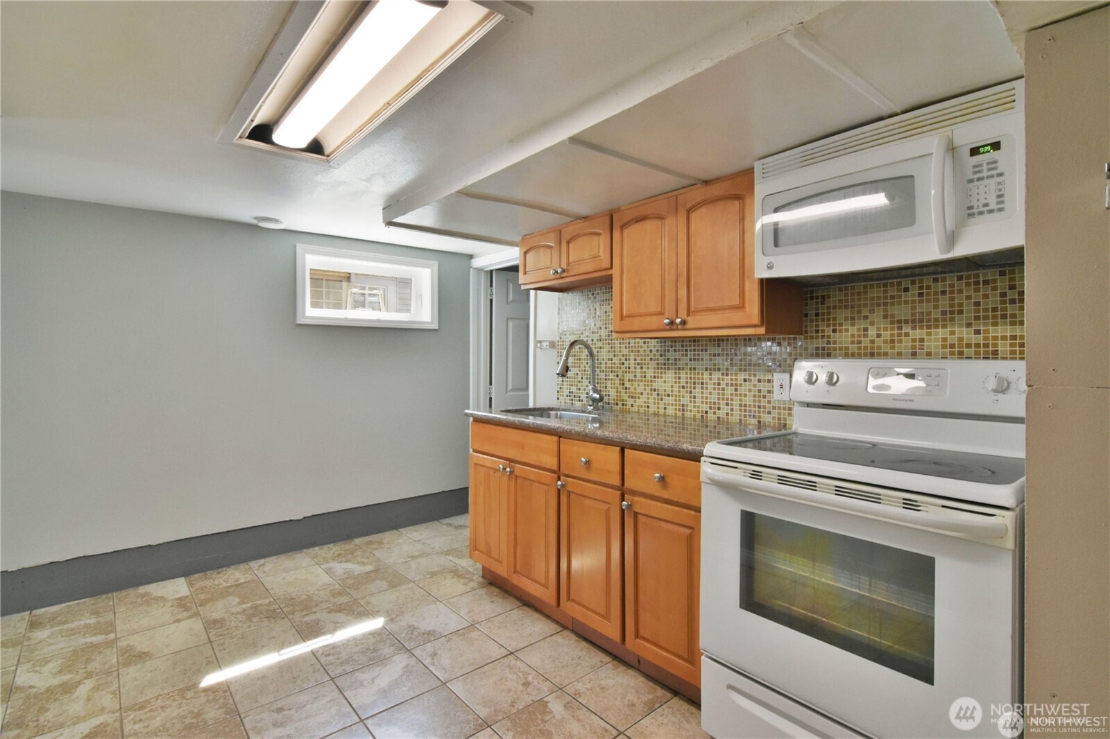 328 Ne 52nd Street Property Photo 25