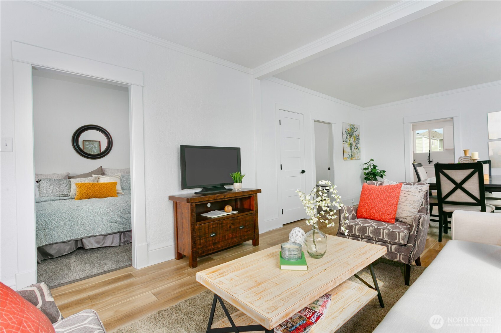 6443 S Warner Street Property Photo 7