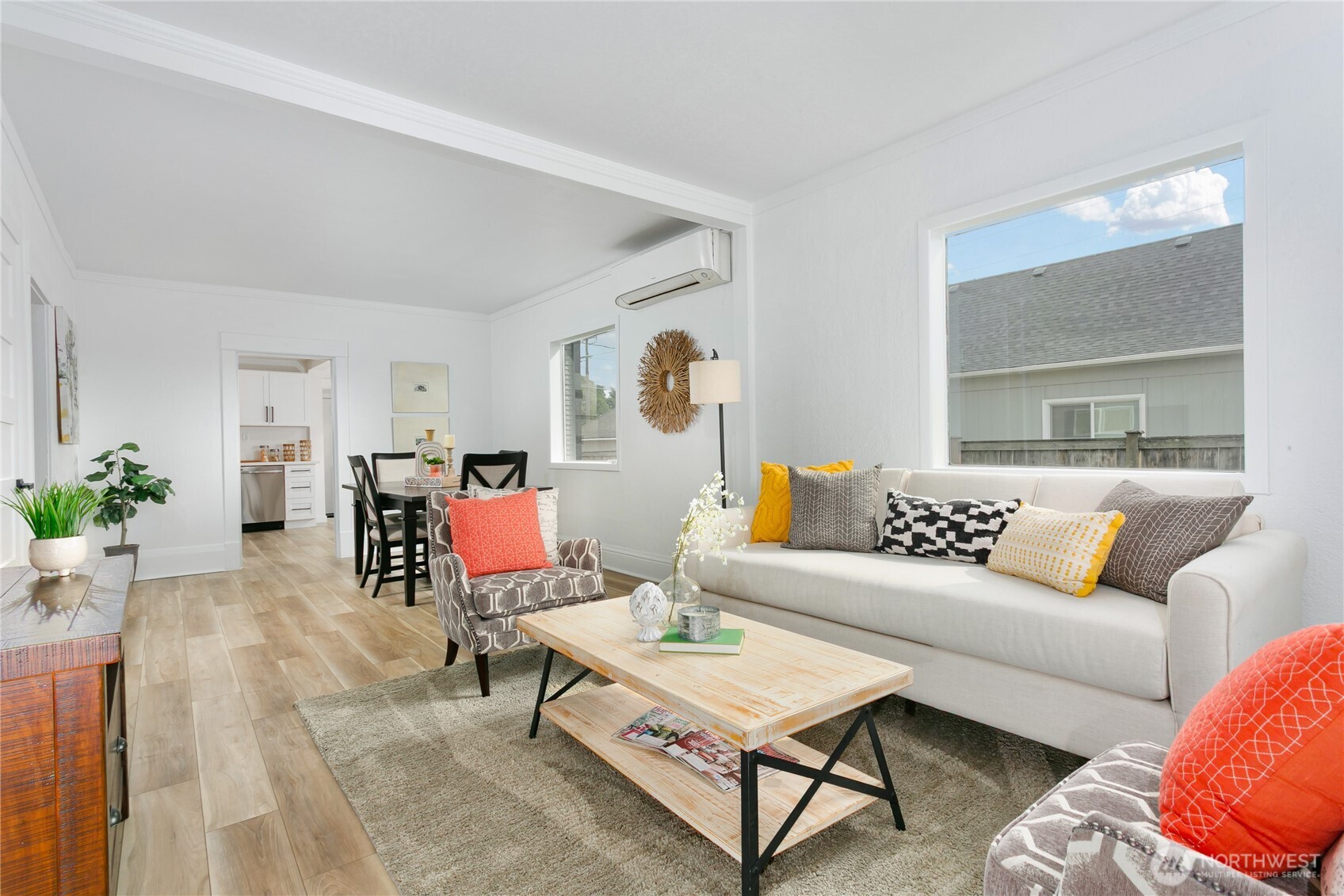 6443 S Warner Street Property Photo 8