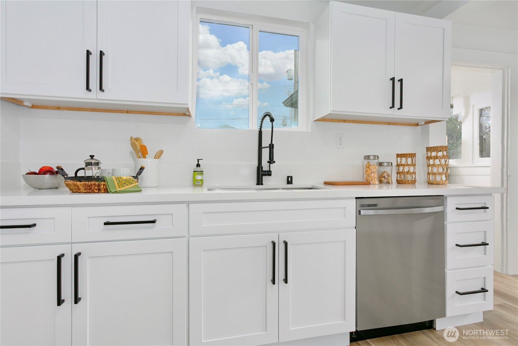 6443 S Warner Street Property Photo 12