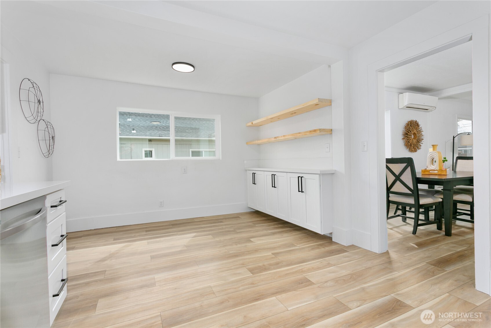 6443 S Warner Street Property Photo 13