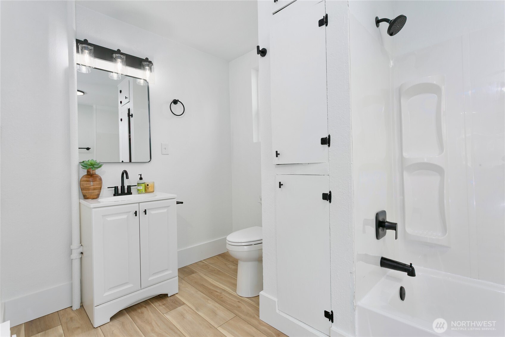 6443 S Warner Street Property Photo 17