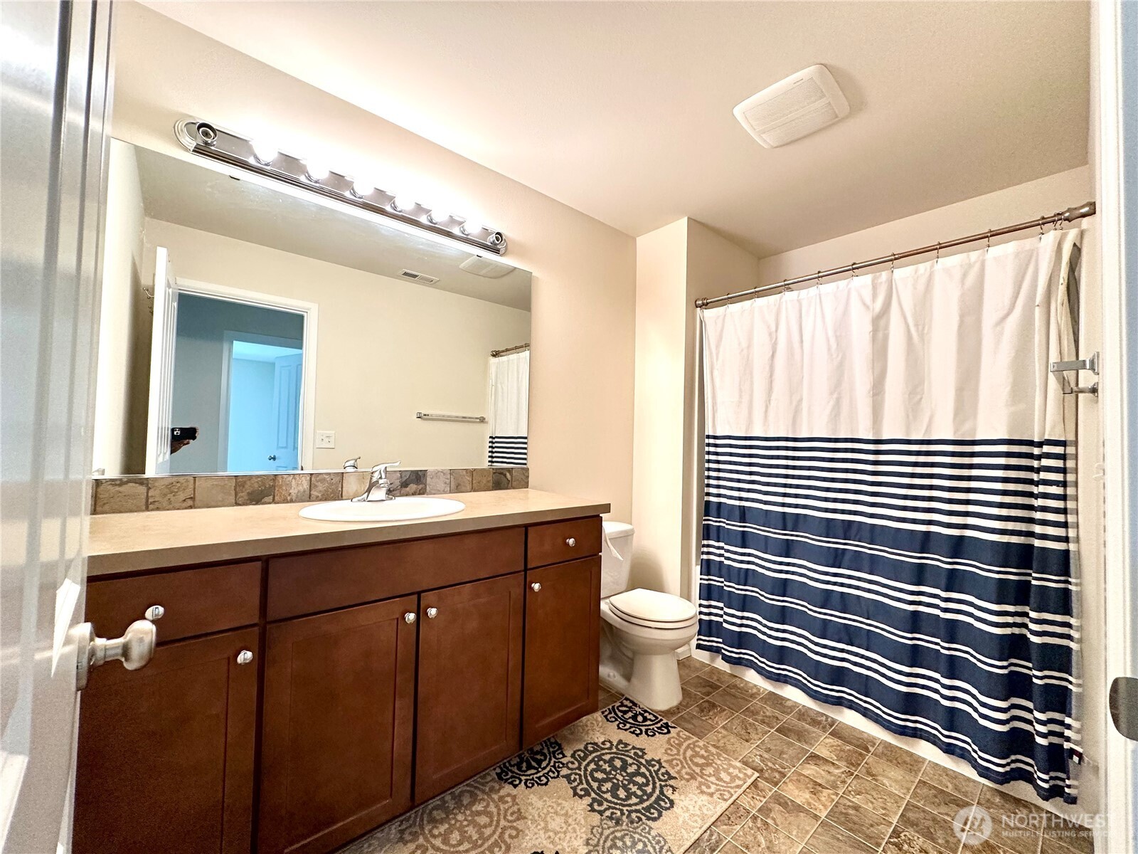 3018 Eagle Loop Property Photo 27