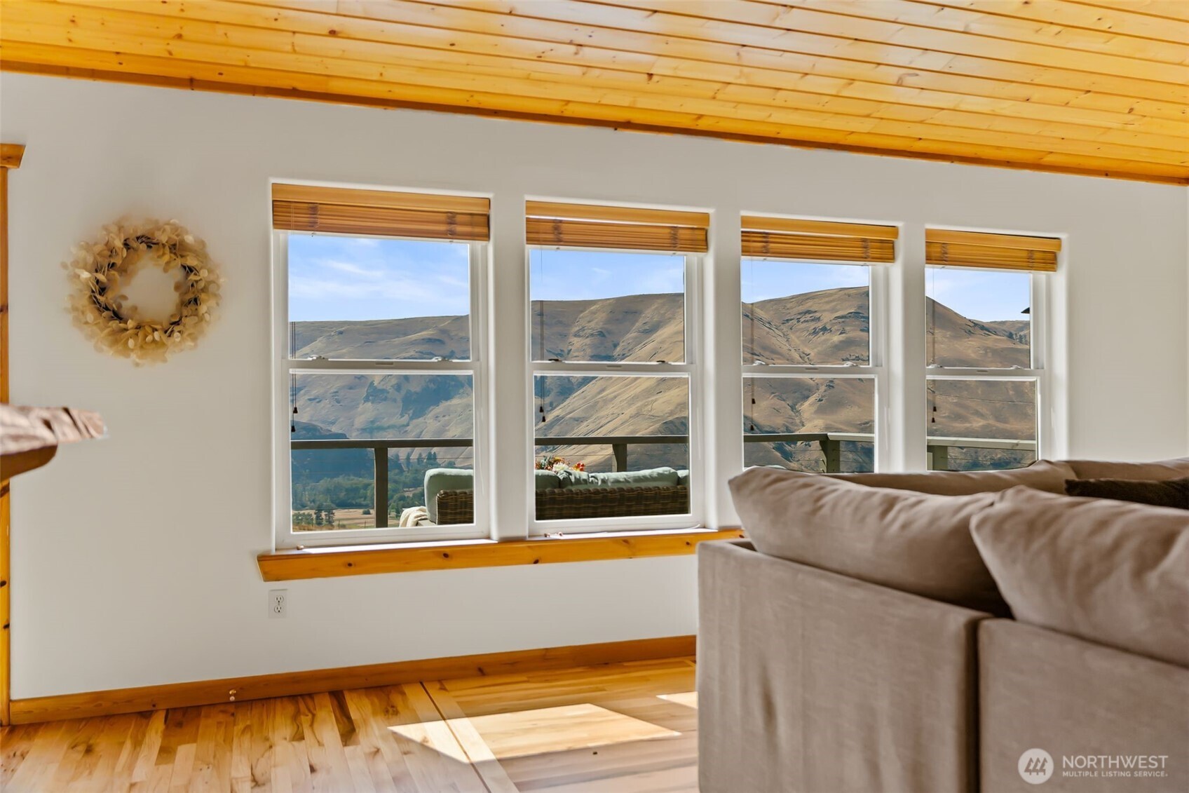 1350 Canyon River Terrace Property Photo 12