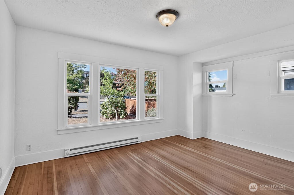 529 E 11th Street Property Photo 18