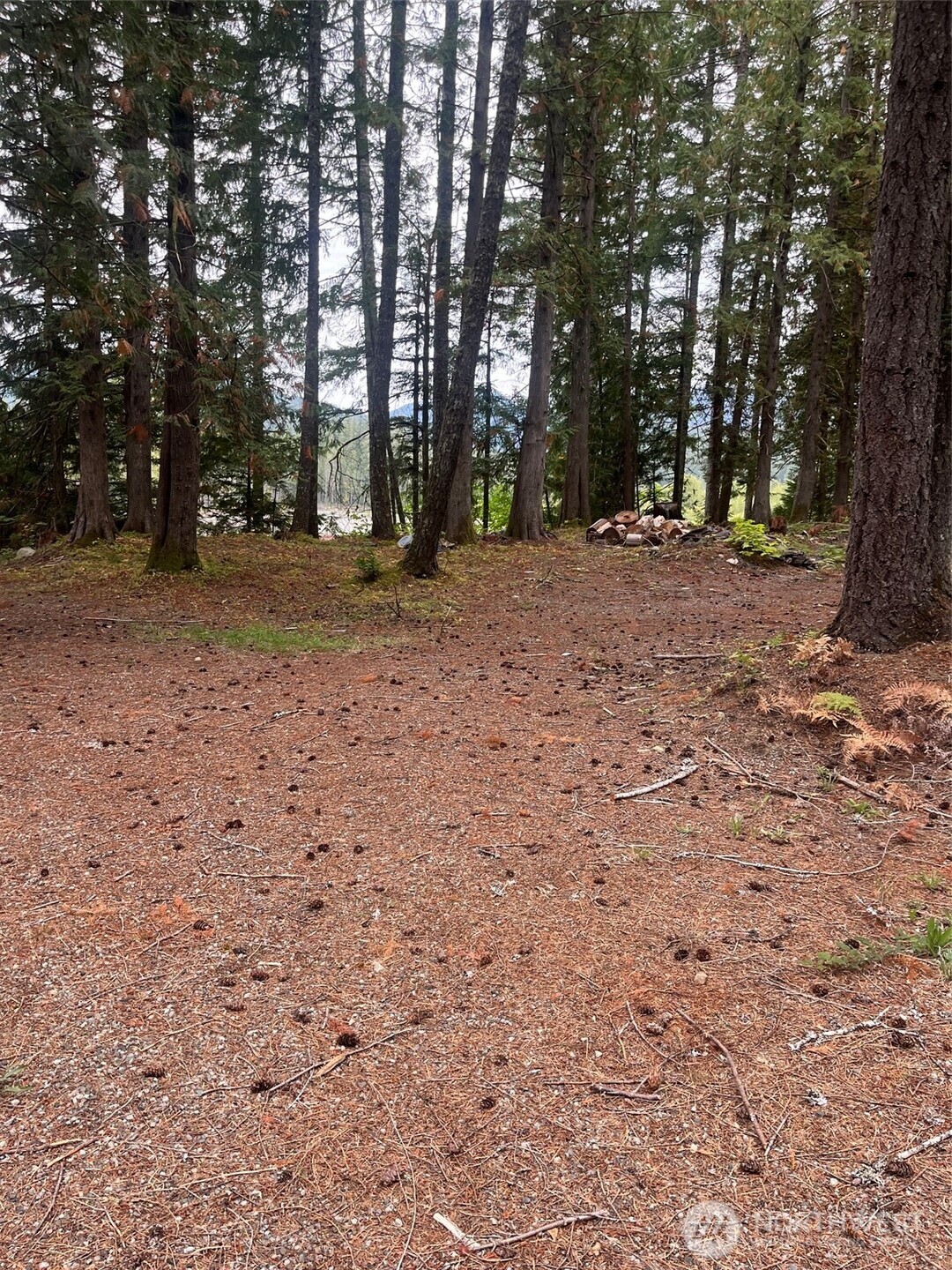 10516 000-000 Property Photo 2