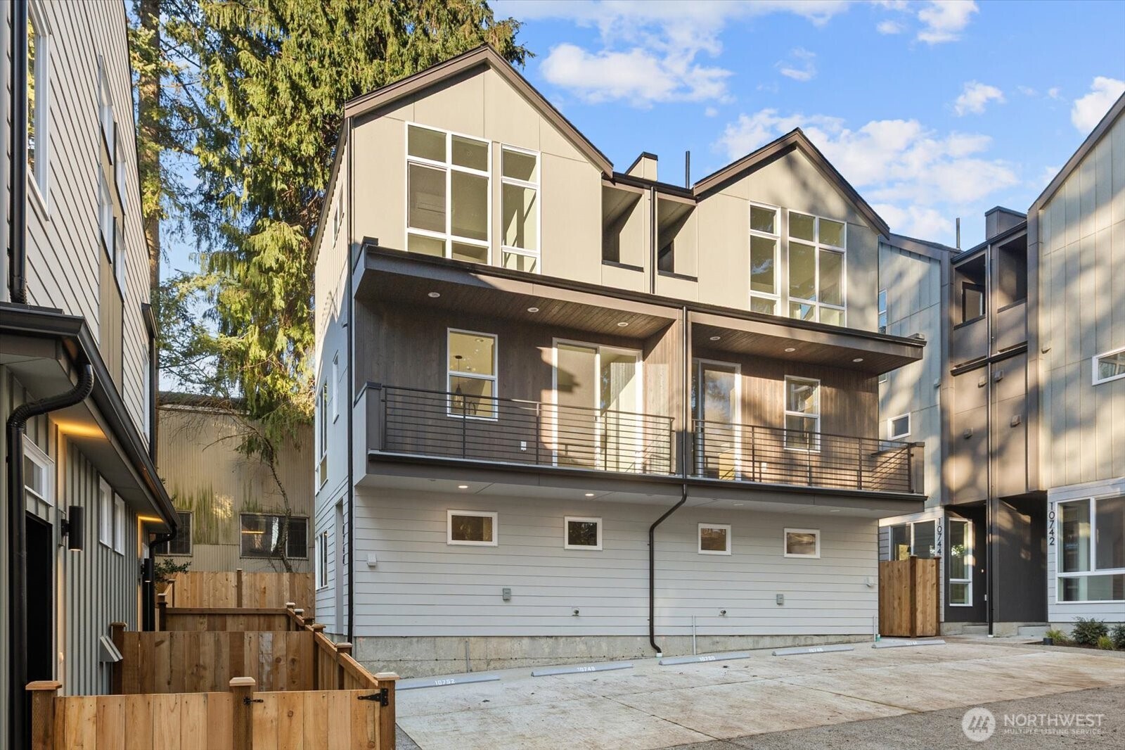 10748 Interlake Avenue Property Photo 1