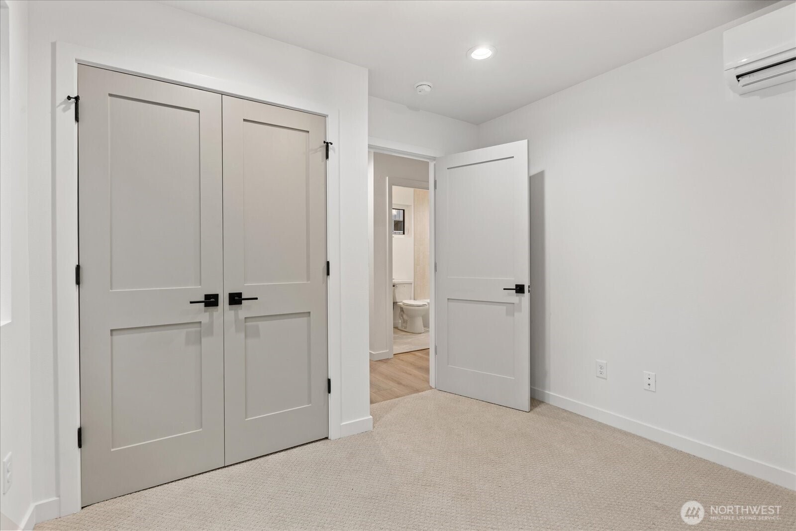 10748 Interlake Avenue Property Photo 4