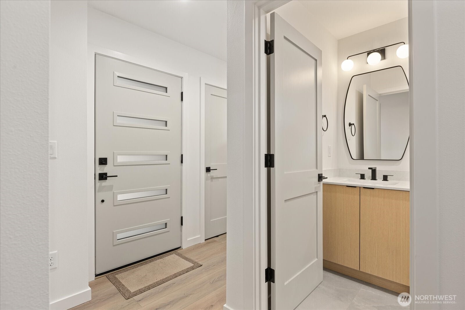 10748 Interlake Avenue Property Photo 5