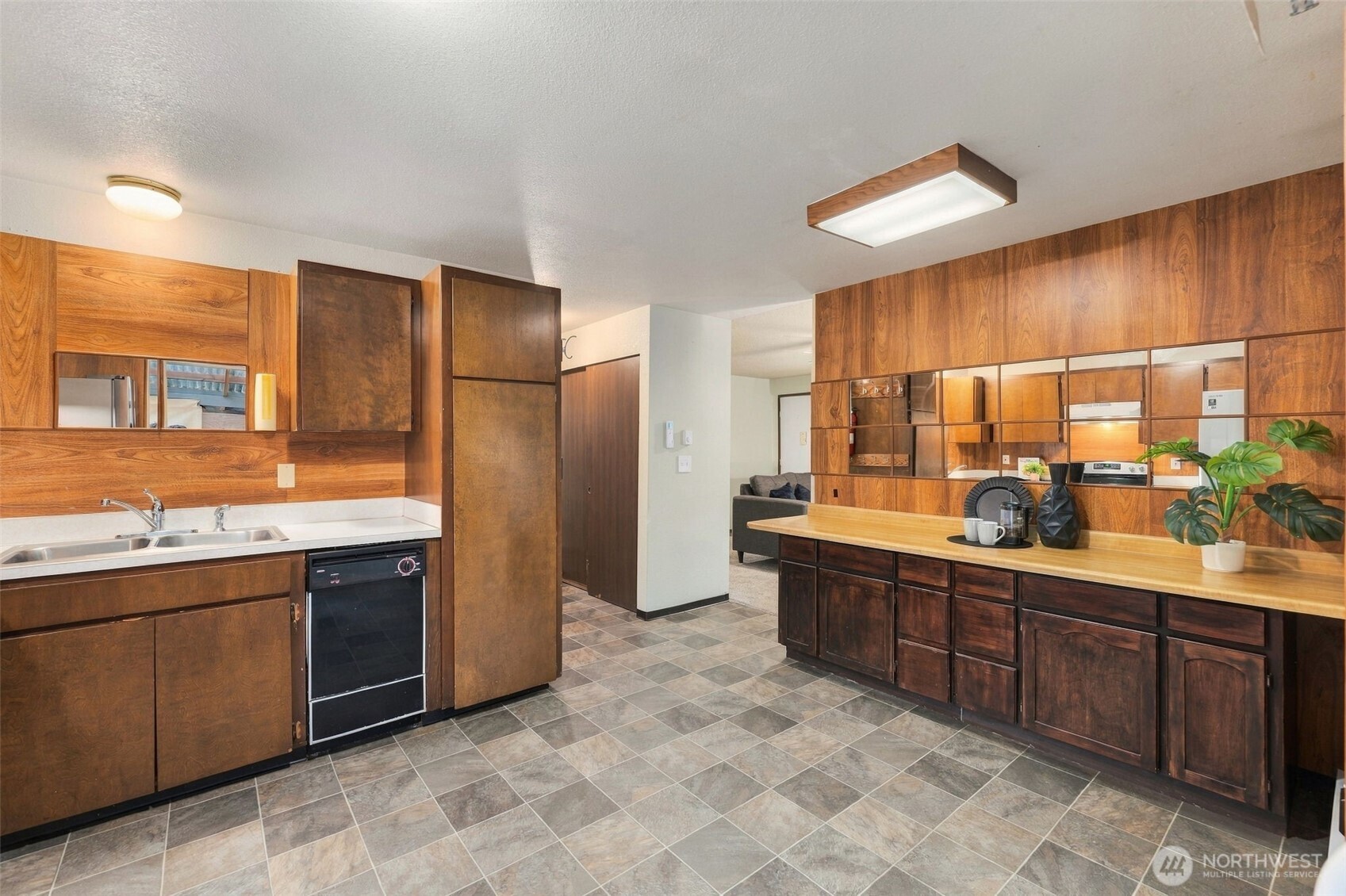 14214 Meadowlark Drive Property Photo 10