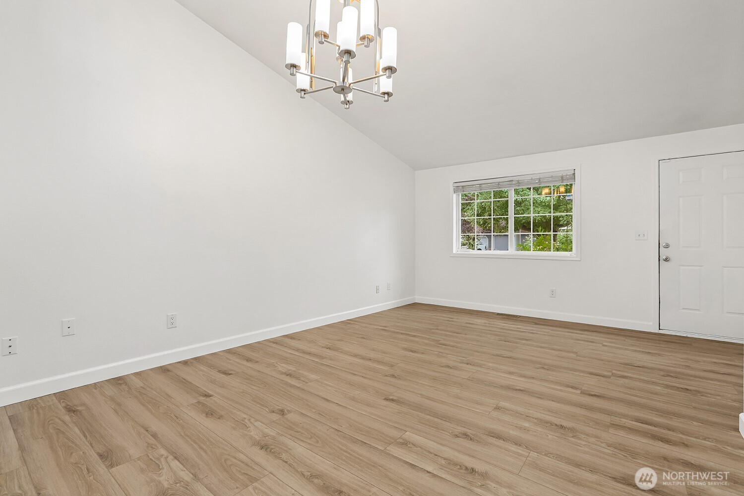 17715 Spring Lane Avenue Property Photo 3