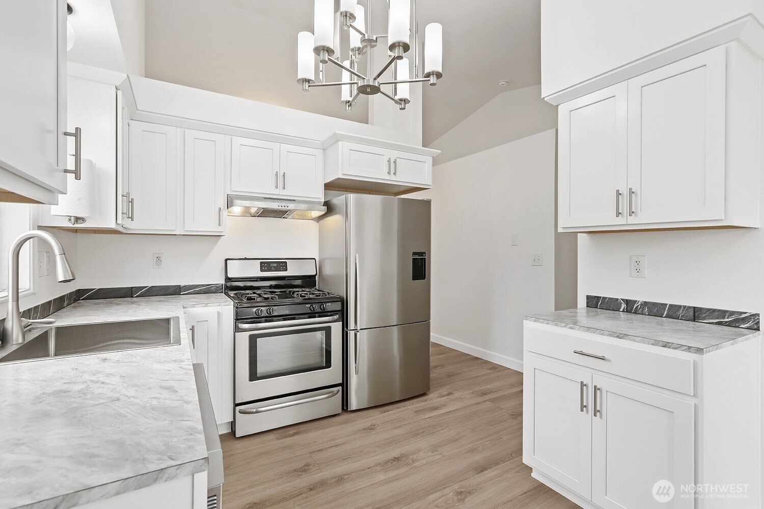17715 Spring Lane Avenue Property Photo 7