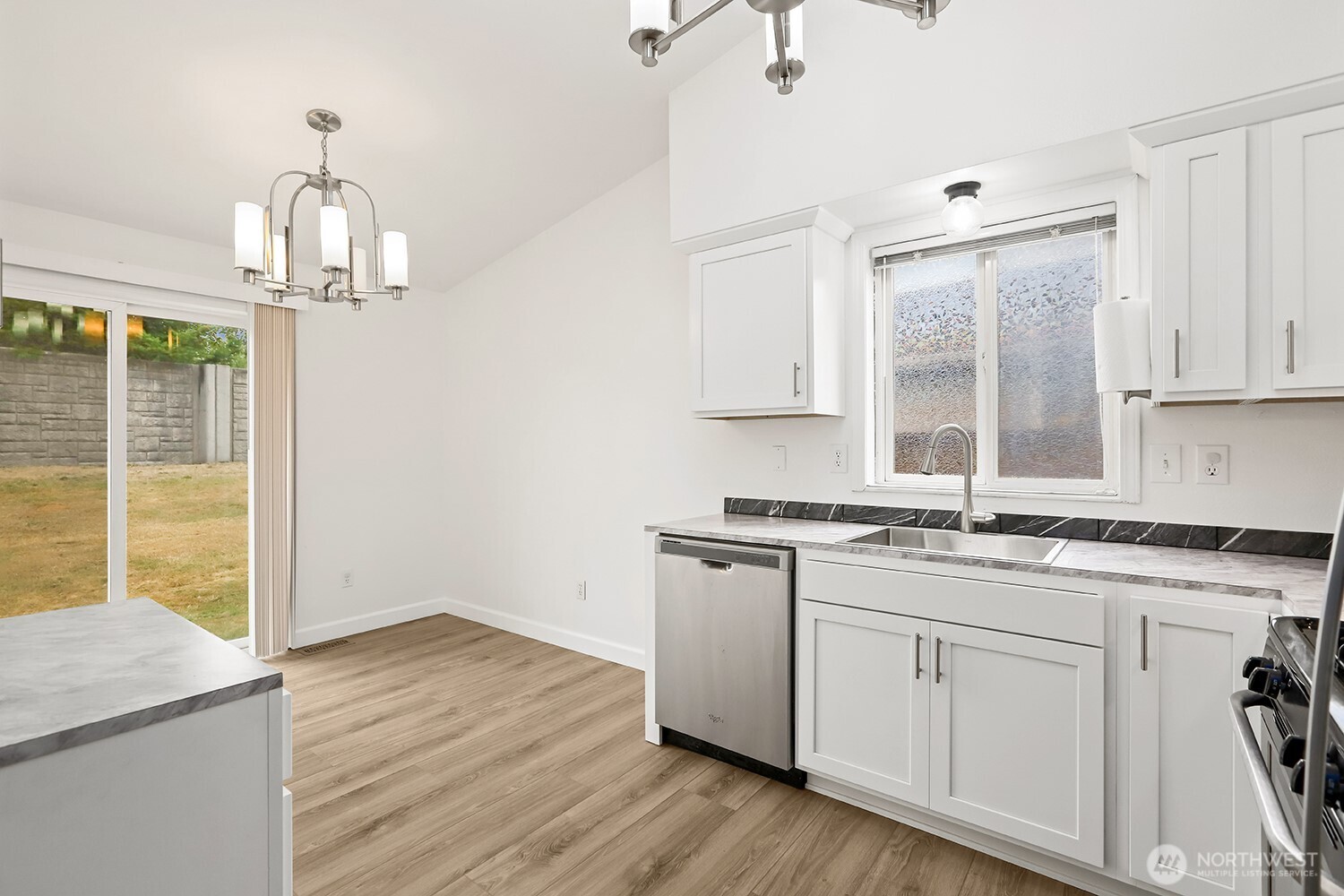 17715 Spring Lane Avenue Property Photo 8