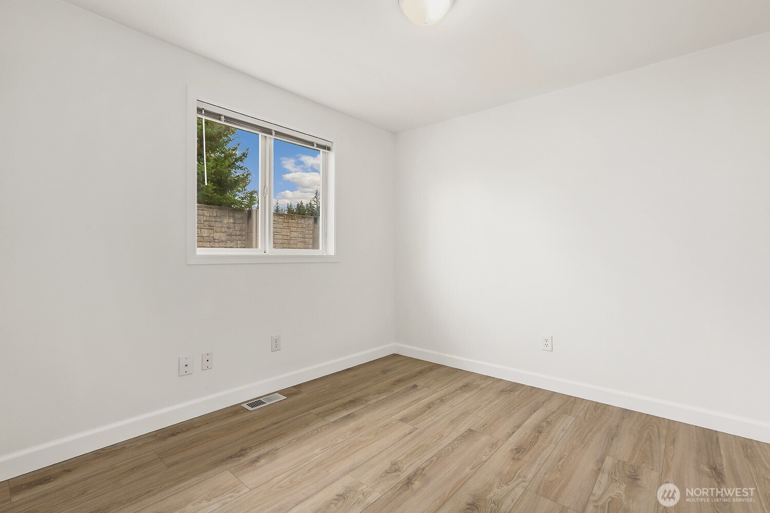17715 Spring Lane Avenue Property Photo 18