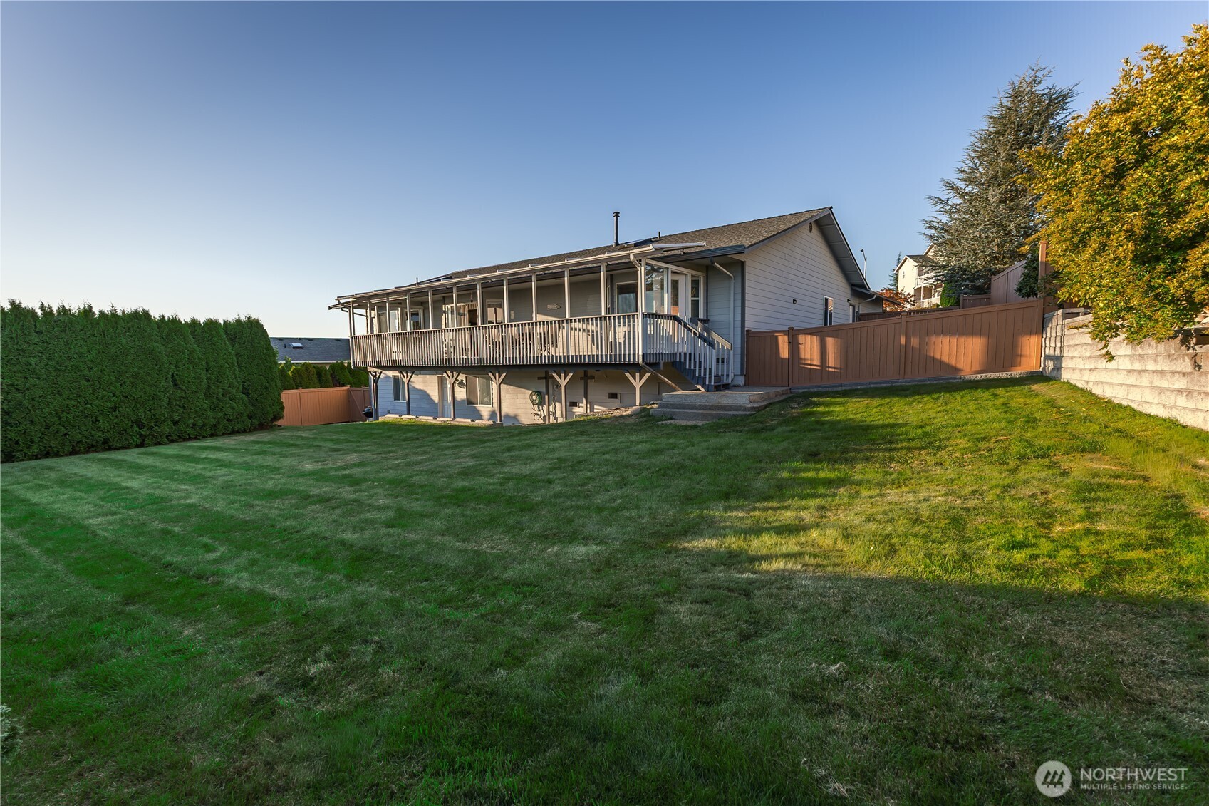 8202 74th Place Property Photo 3
