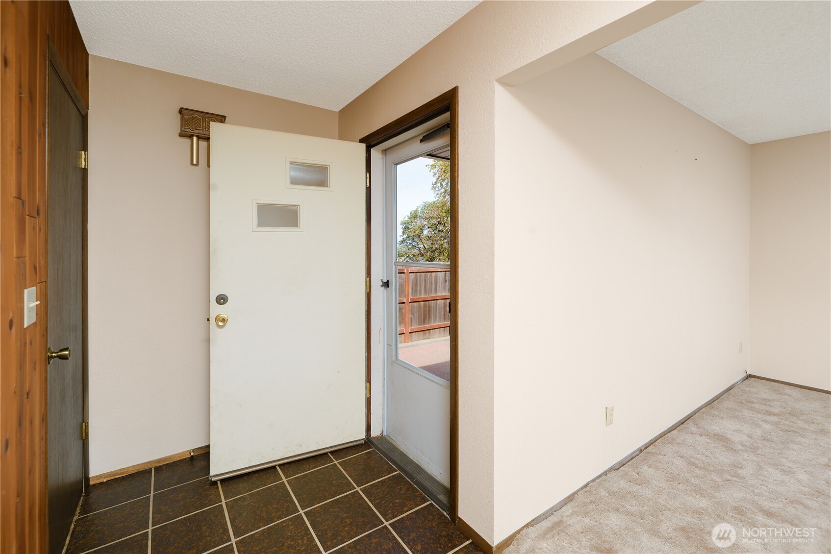 1812 W 5th St Property Photo 12