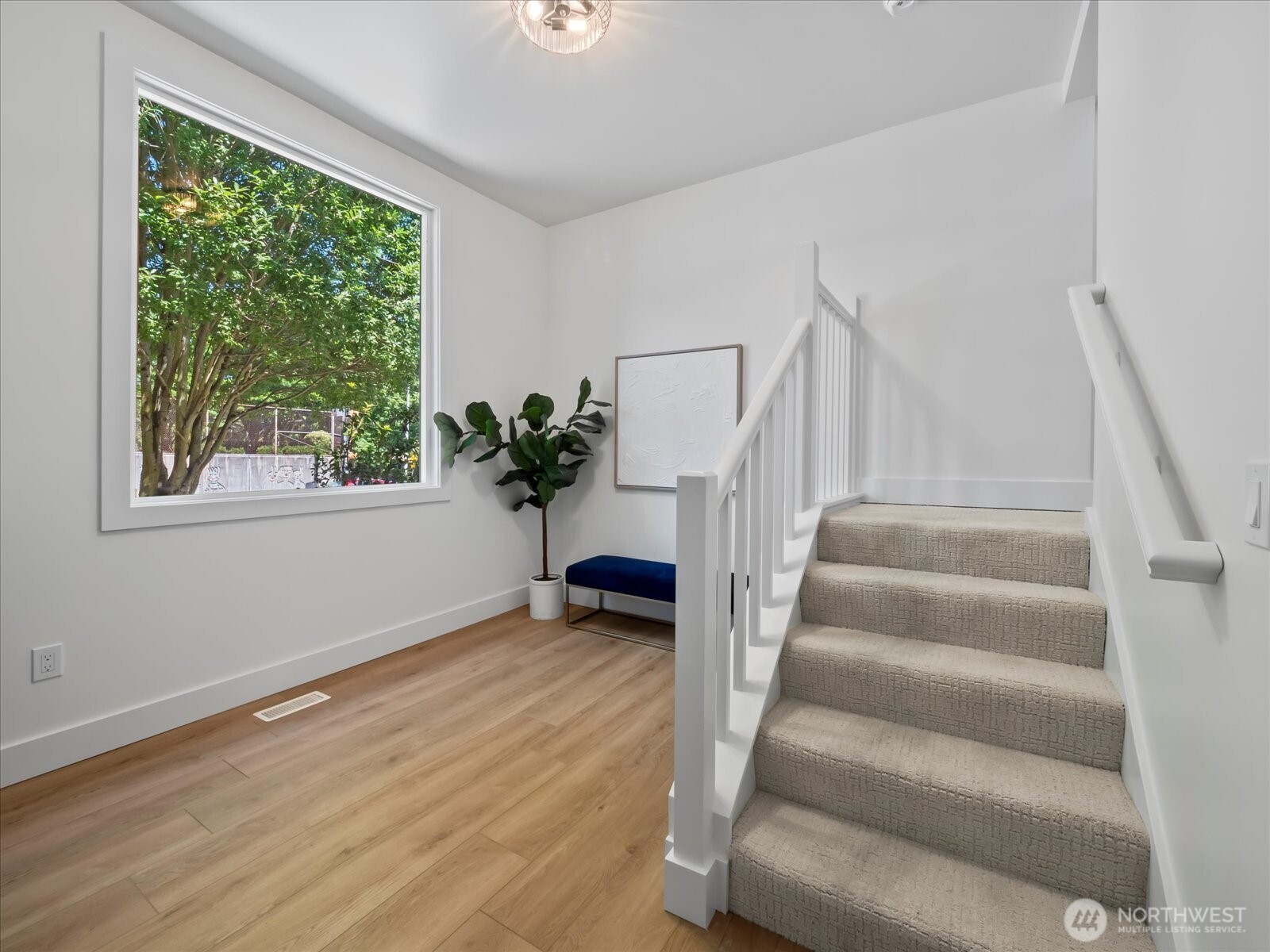 3117 E Yesler Way Property Photo 3