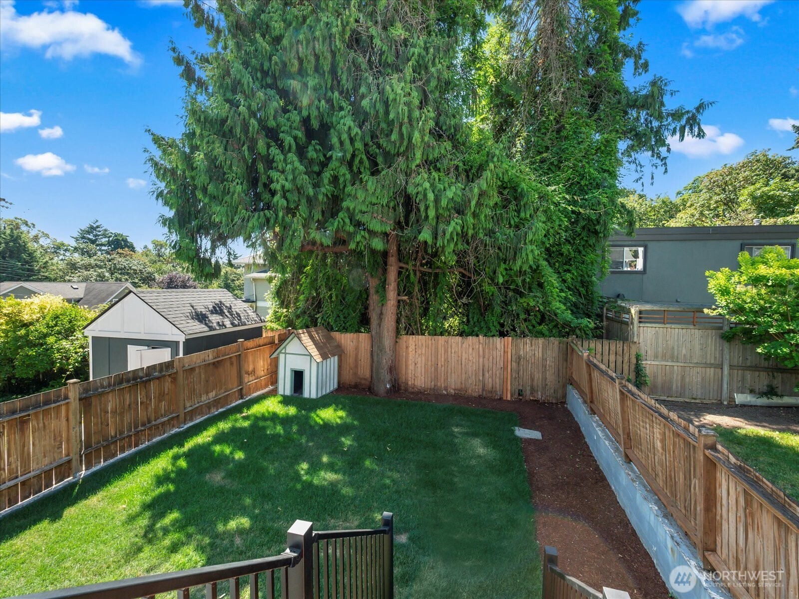 3117 E Yesler Way Property Photo 25