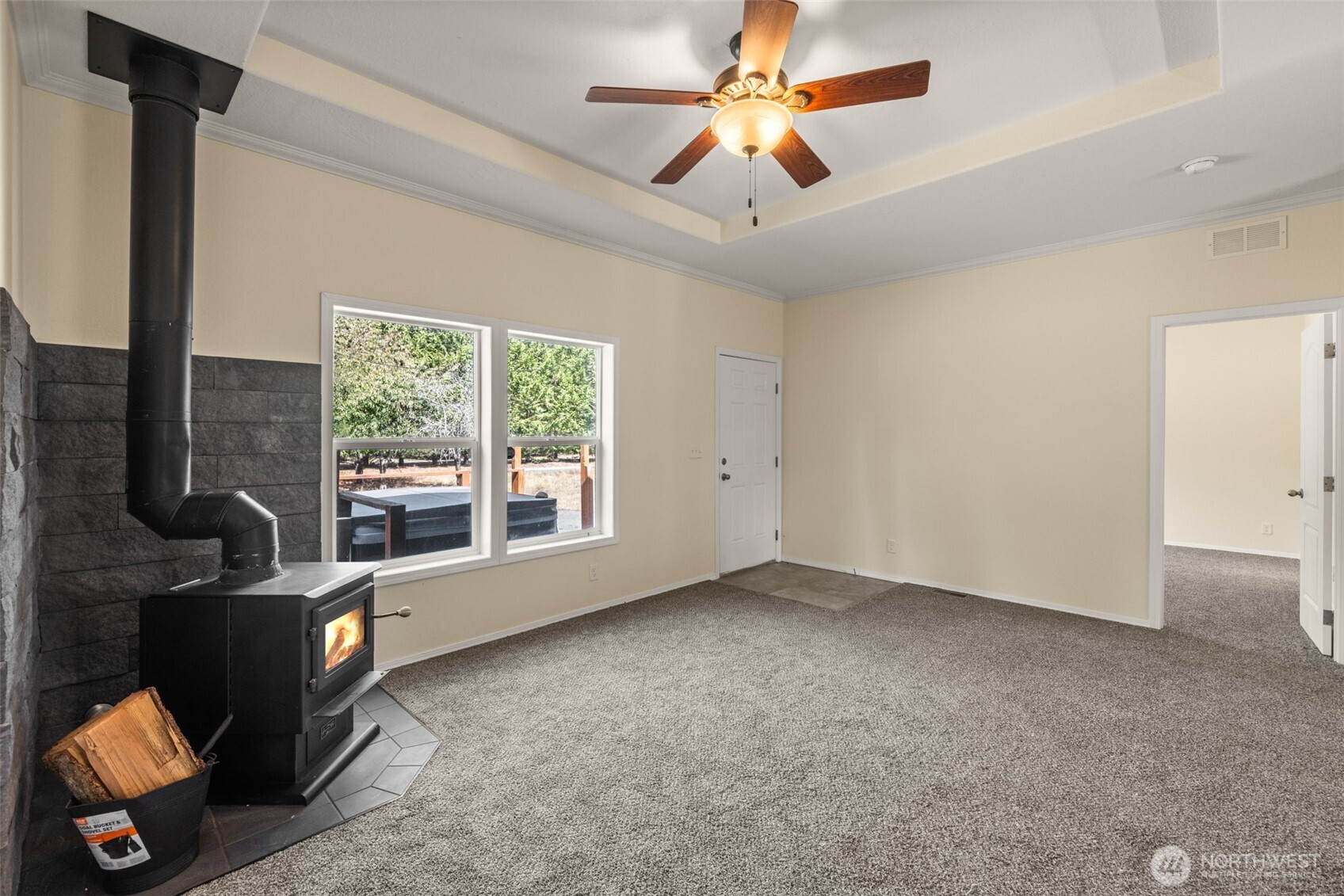 253 Riverside Road Property Photo 9