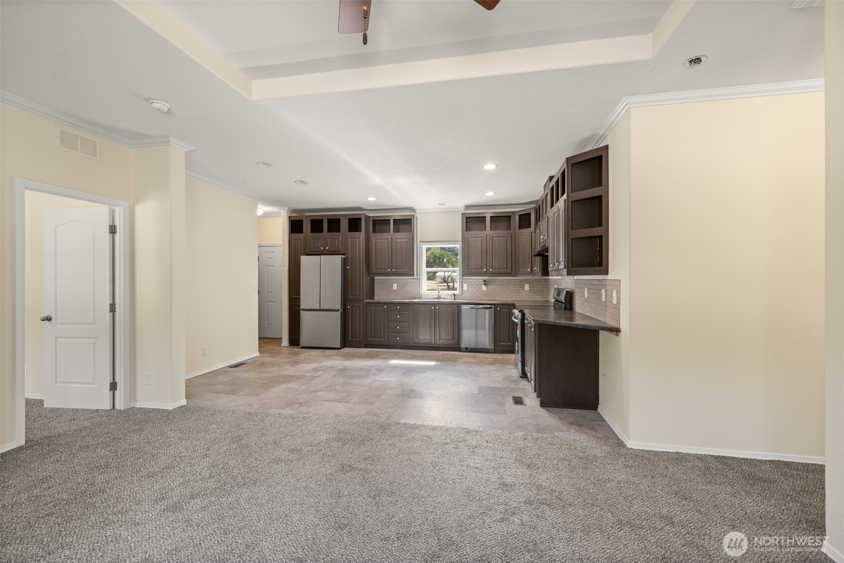 253 Riverside Road Property Photo 10