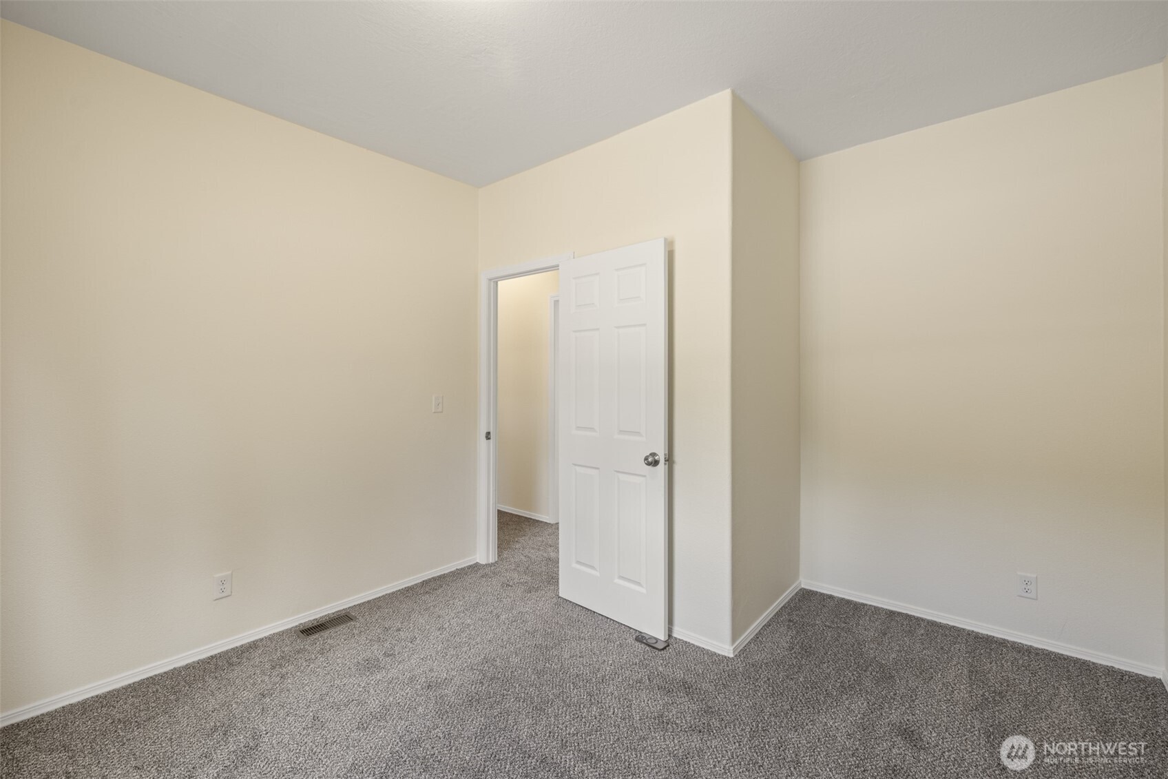 253 Riverside Road Property Photo 24