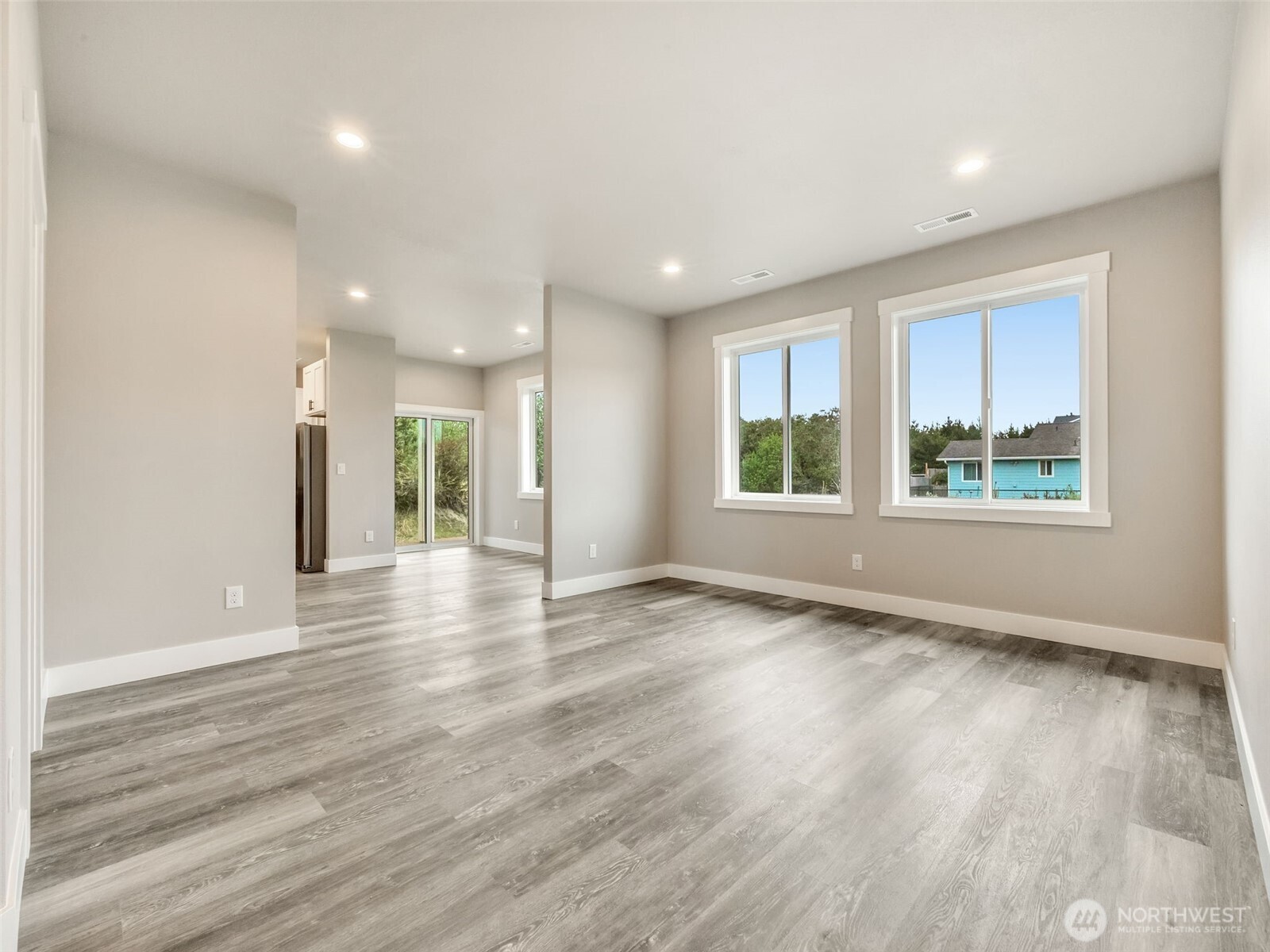 31410 H Street Property Photo 9