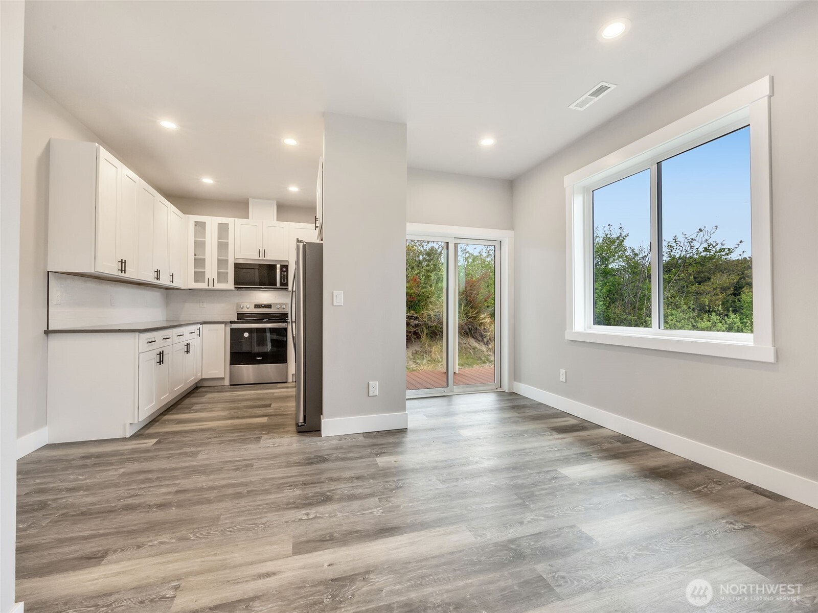 31410 H Street Property Photo 13