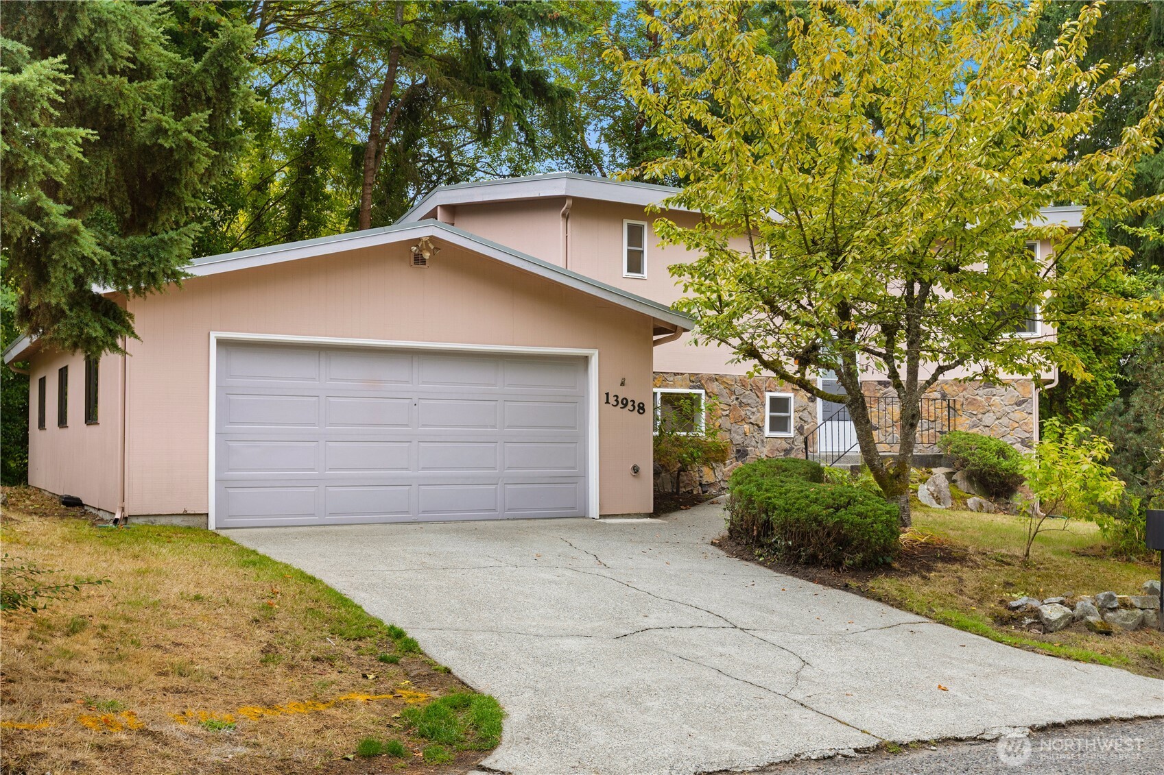 13938 15th Place Property Photo 1