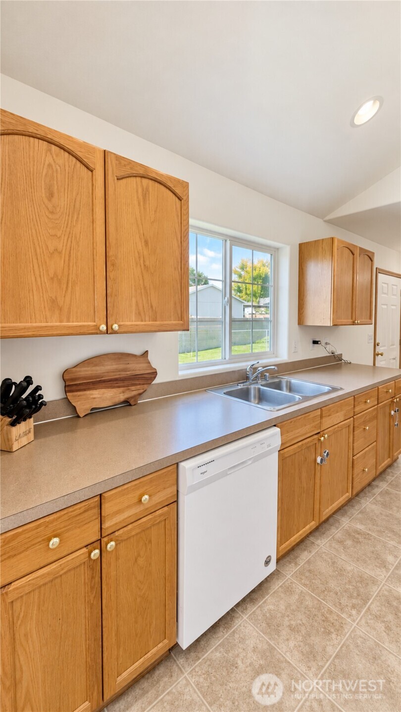 1705 Guernsey Street Property Photo 16