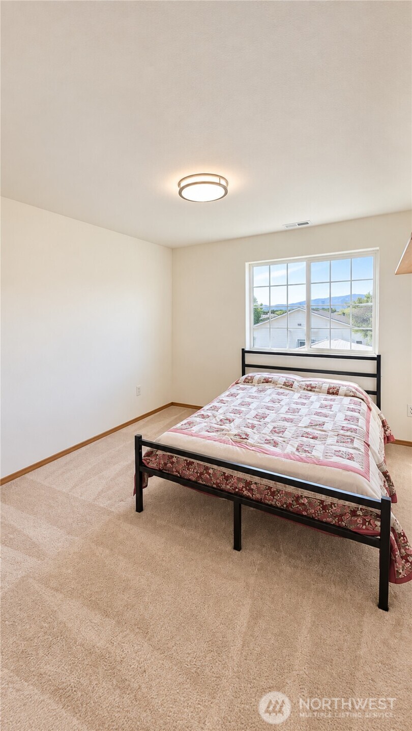 1705 Guernsey Street Property Photo 29