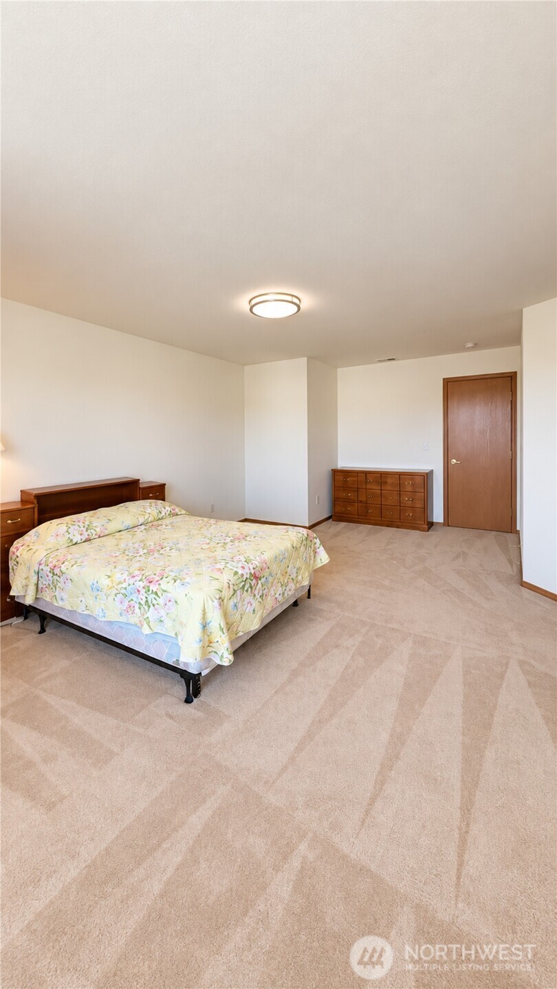 1705 Guernsey Street Property Photo 33