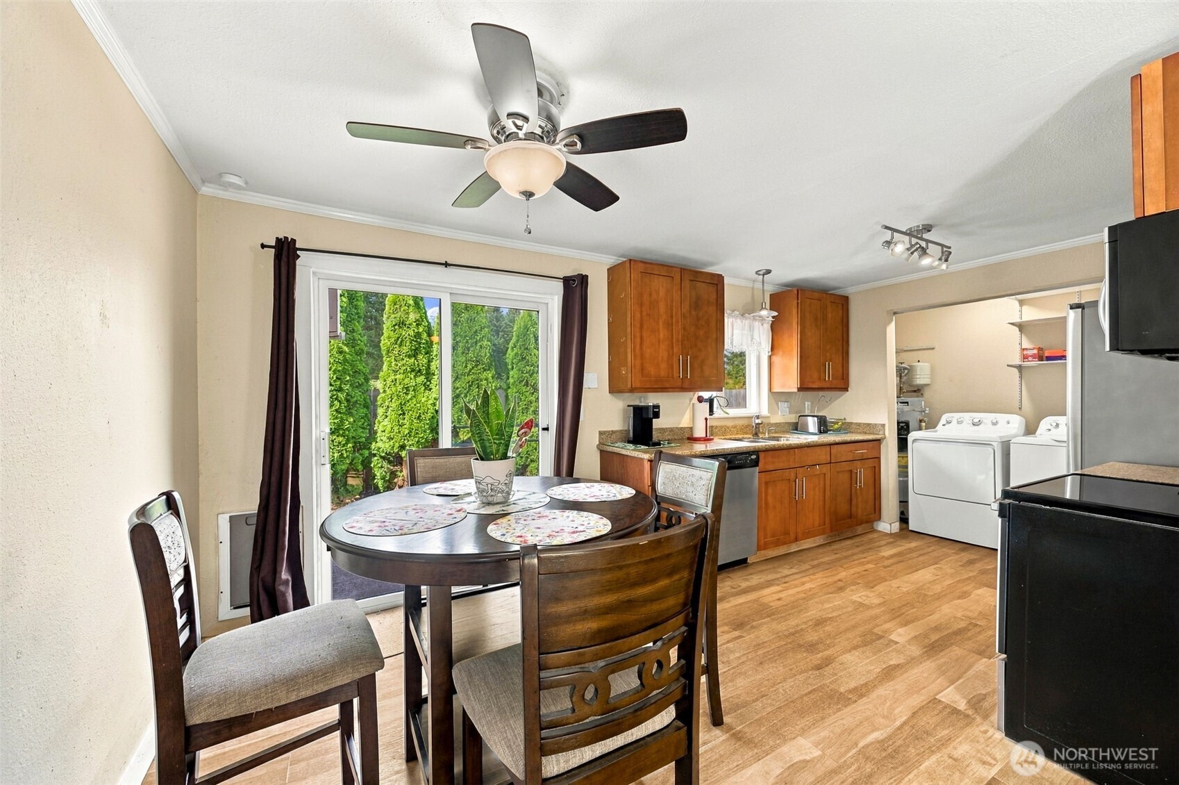 1166 N Summit Road Property Photo 3