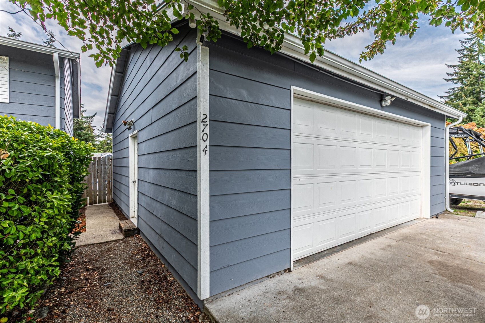 2704 180th Avenue Property Photo 3